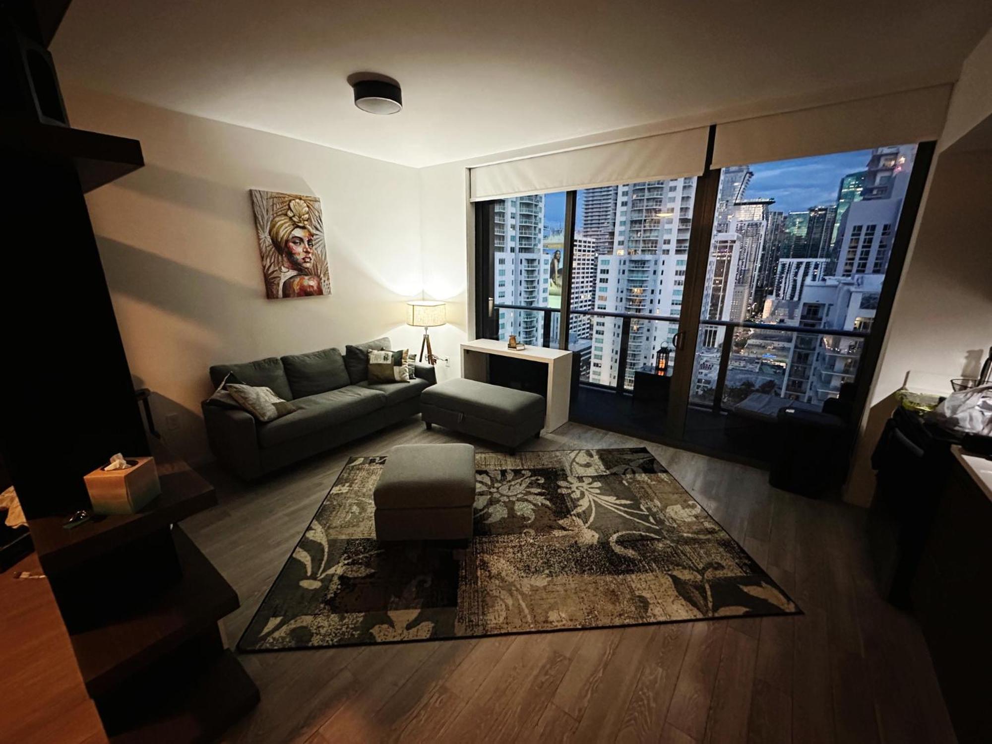 Luxe Ventures Apartahotel
