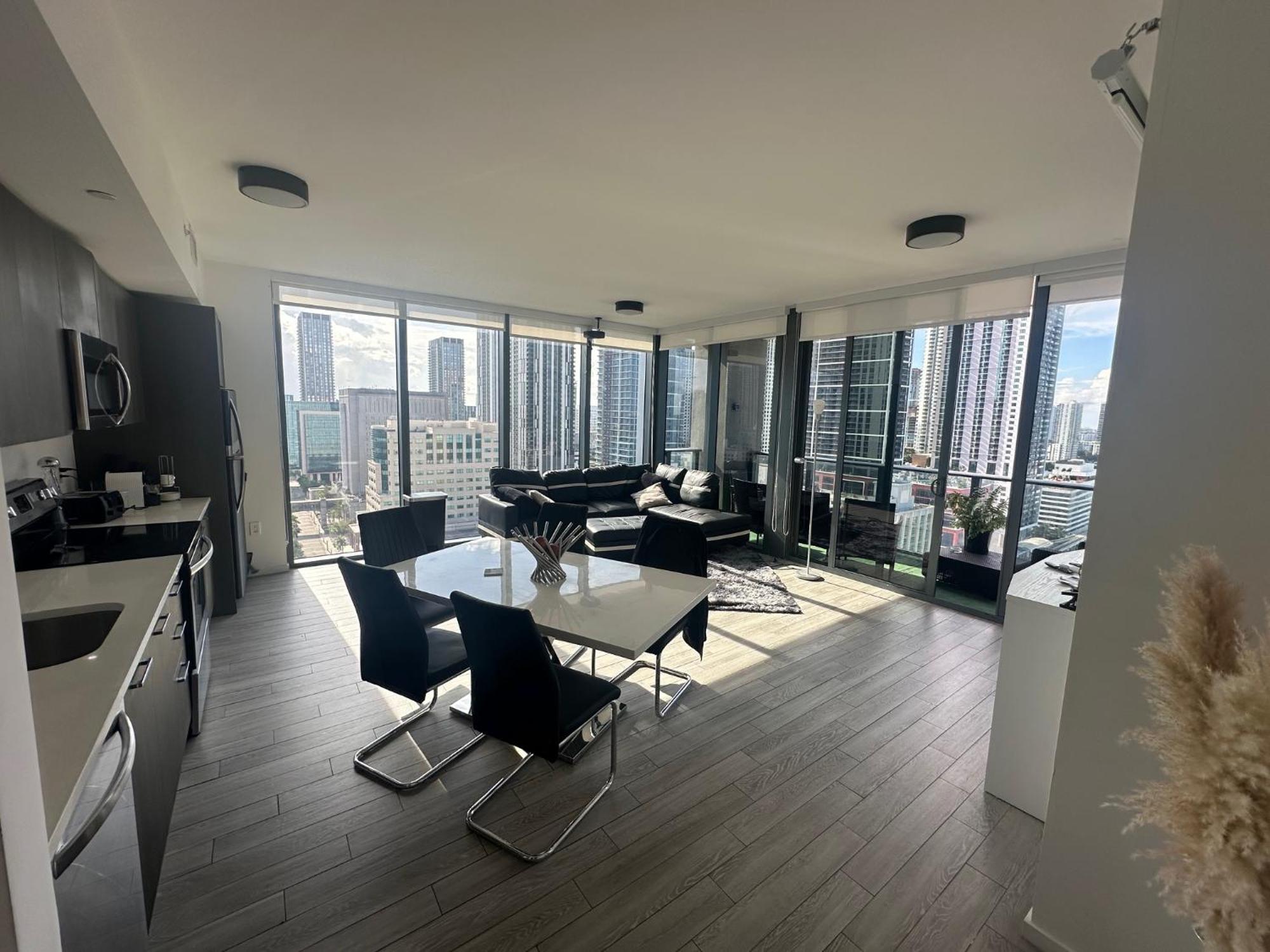 Luxe Ventures Apartahotel Miami